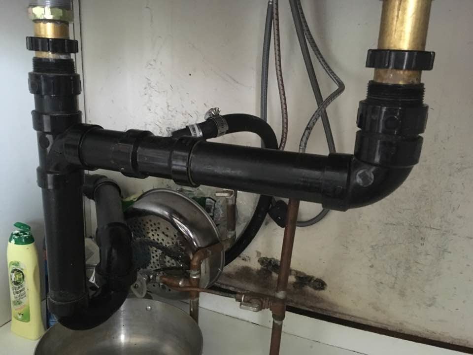 Snake from kitchen came out of bath sink, still clogged : r/Plumbing