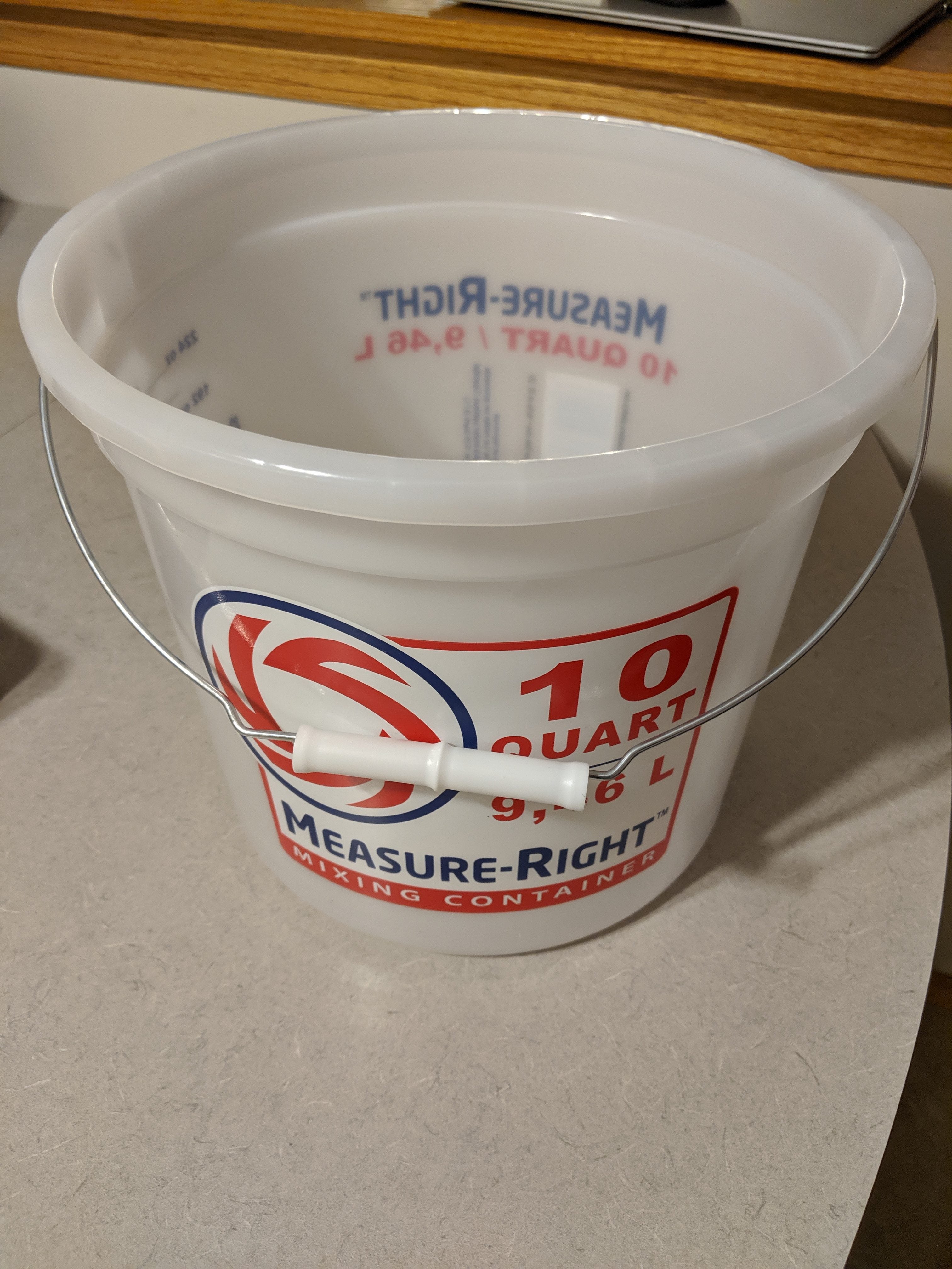 [Dollarama] MeasureRight 10 quart mixing container